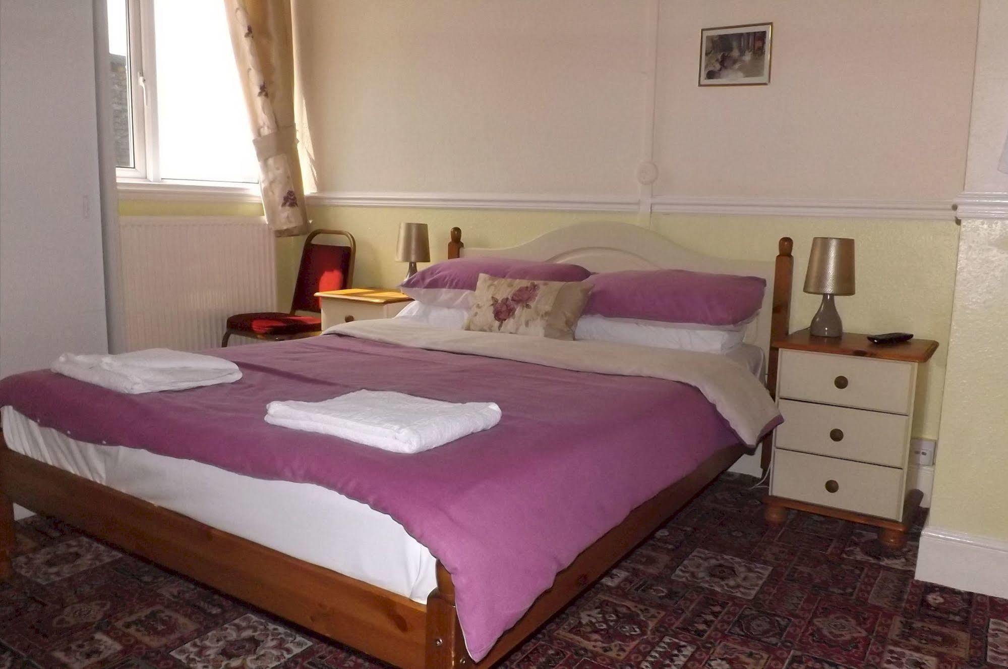 The Majestic Bed and Breakfast Great Yarmouth Esterno foto