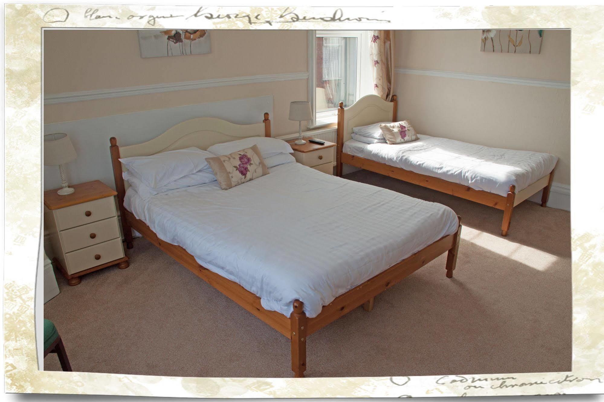 The Majestic Bed and Breakfast Great Yarmouth Esterno foto